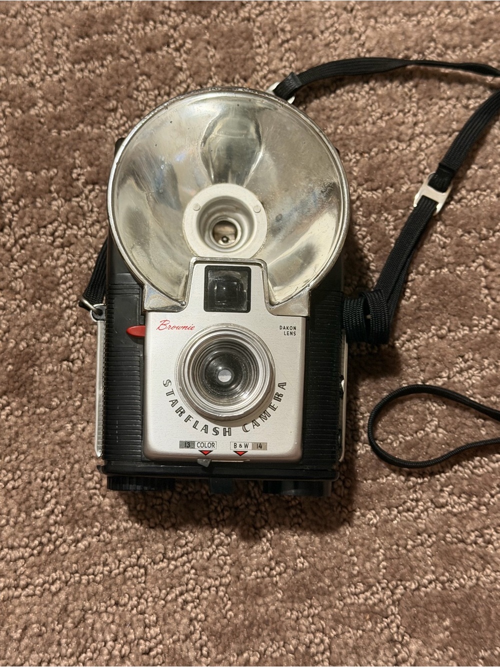 Vintage 1950s Kodak Brownie Starflash Camera Dakon Lens 127 Film Built-In Flash
